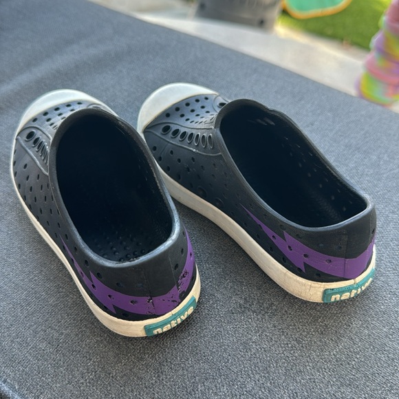 Native shoes black white with lightening⚡️toddler size 9 - Picture 3 of 9